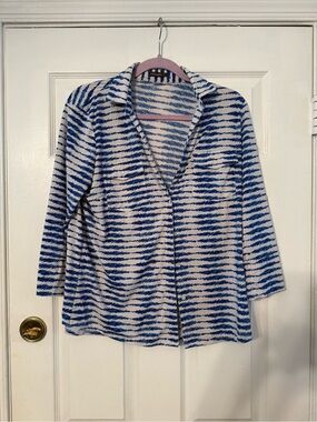 J. McLaughlin White Top with Blue Brushstroke Stripes